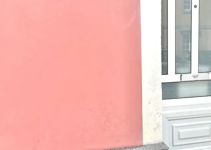 Rosalia De Castro Hostel *